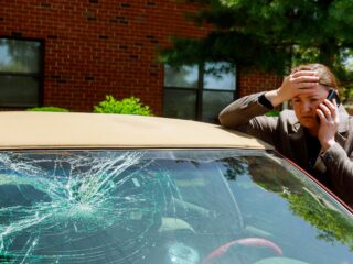 Vidro automotivo: o que fazer quando sofrer algum dano?