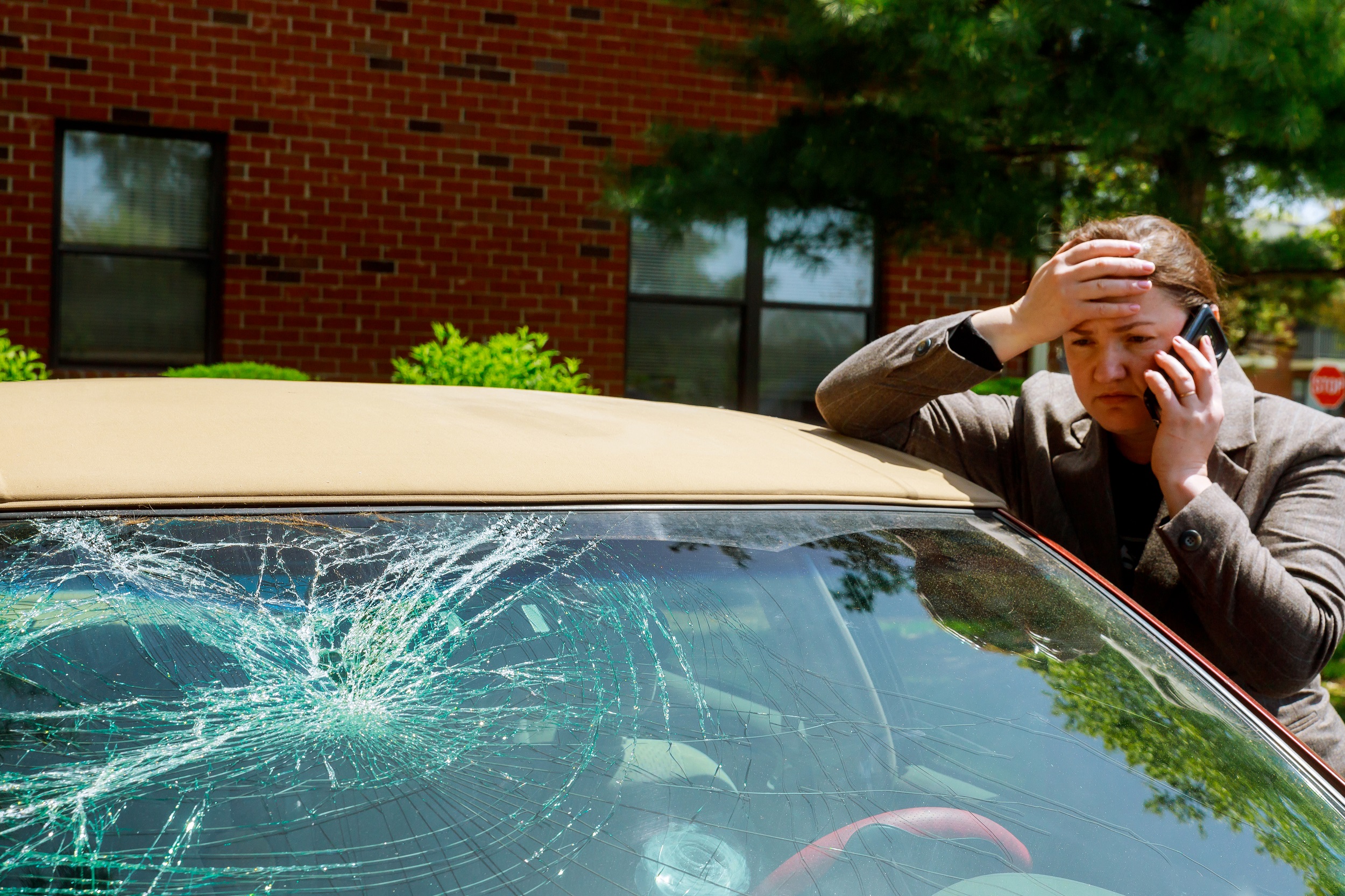 Você está visualizando atualmente Vidro automotivo: o que fazer quando sofrer algum dano?